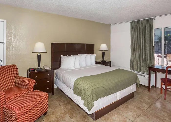 Days Inn By Wyndham St. Petersburg / Tampa Bay Area